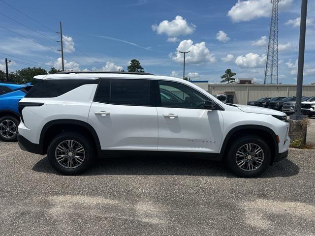 Photo of 2025 Summit White Chevrolet Traverse