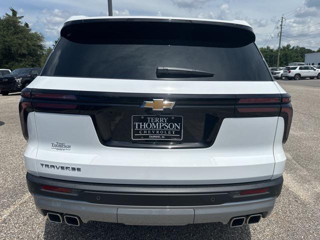 Photo of 2025 Summit White Chevrolet Traverse