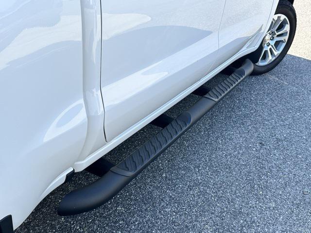 Photo of 2022 Summit White Chevrolet Silverado 1500