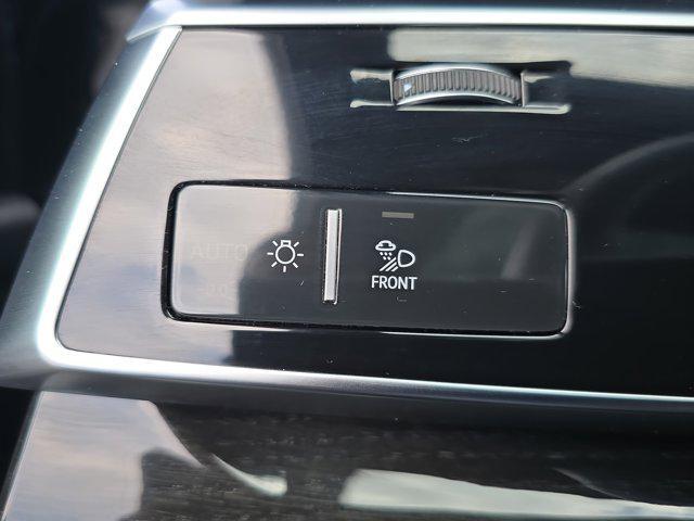 Photo of 2025 Mythos Black Metallic Audi Q7