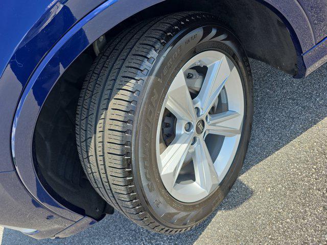 Photo of 2023 Navarra Blue Metallic Audi Q7