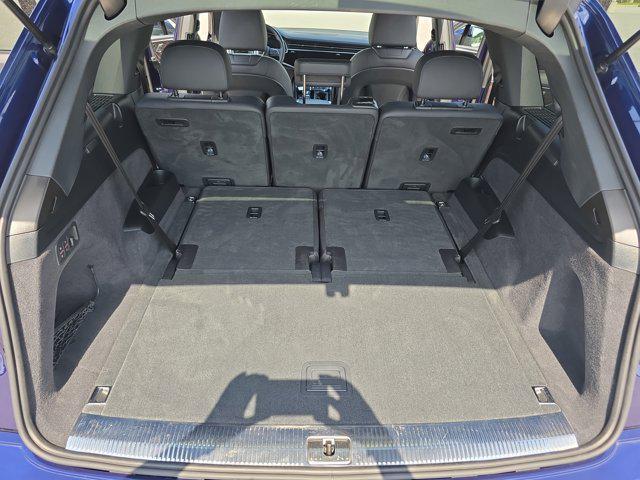 Photo of 2023 Navarra Blue Metallic Audi Q7