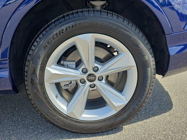 Photo of 2023 Navarra Blue Metallic Audi Q7