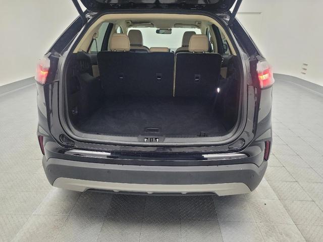 Photo of 2024 Agate Black Metallic Ford Edge