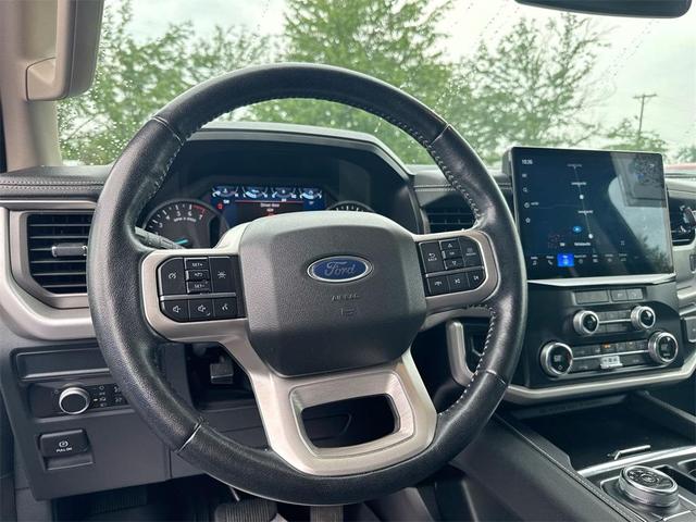 Photo of 2022 Black Metallic Ford Expedition Max