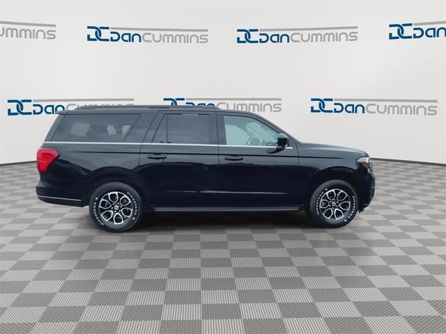 Photo of 2022 Black Metallic Ford Expedition Max
