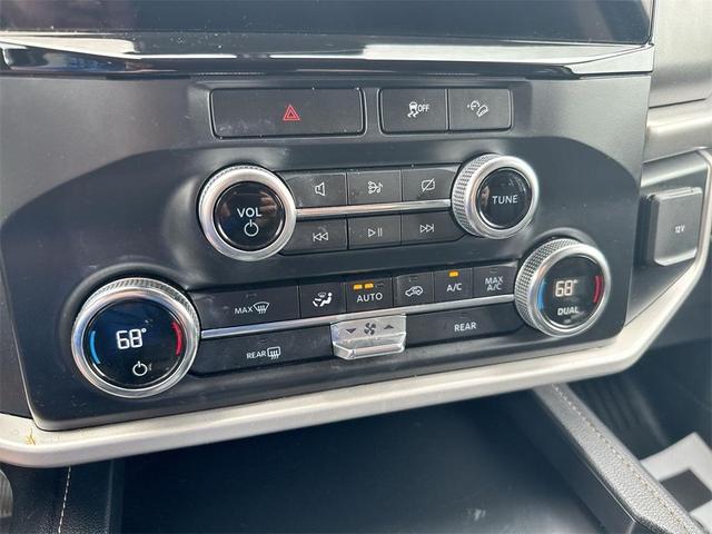 Photo of 2022 Black Metallic Ford Expedition Max
