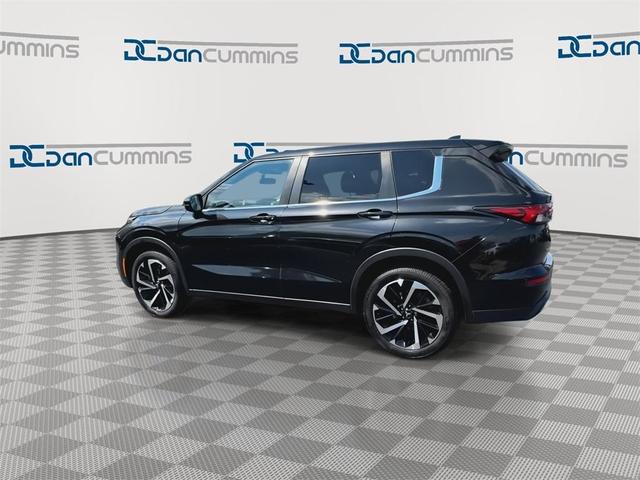 Photo of 2022 Black Diamond Mitsubishi Outlander