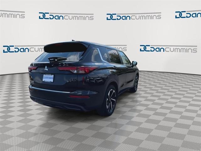 Photo of 2022 Black Diamond Mitsubishi Outlander
