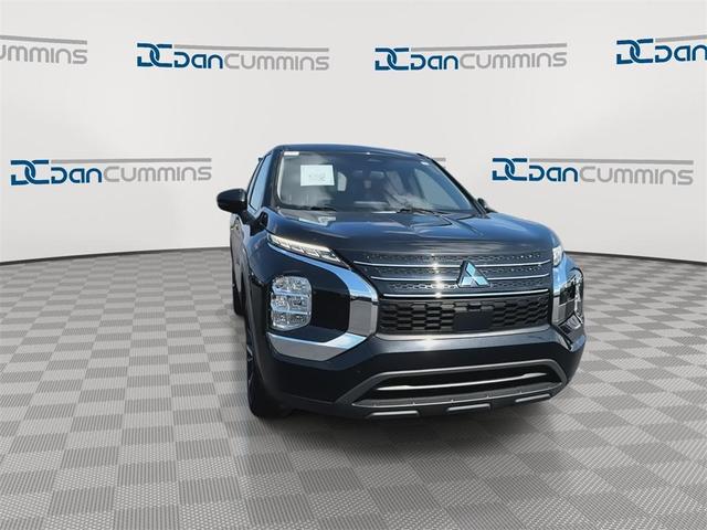 Photo of 2022 Black Diamond Mitsubishi Outlander