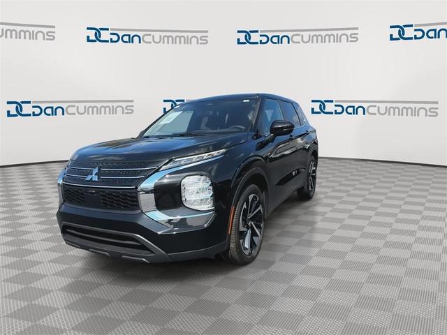 Photo of 2022 Black Diamond Mitsubishi Outlander