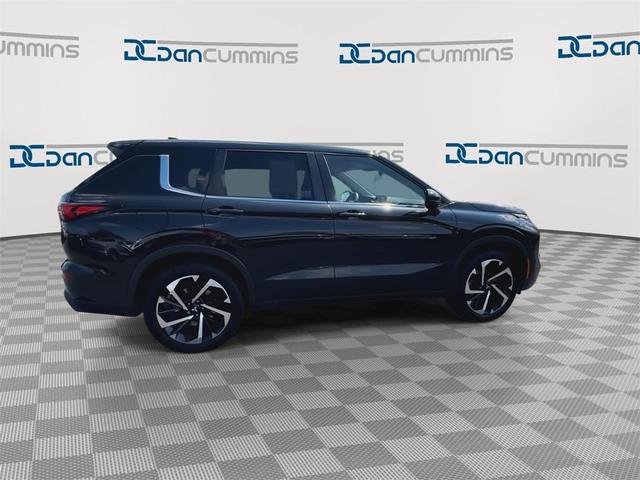 Photo of 2022 Black Diamond Mitsubishi Outlander