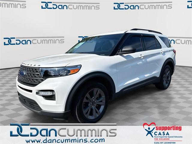 Photo of 2021 White Ford Explorer