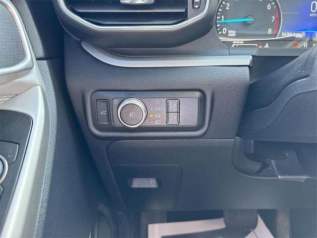 Photo of 2021 White Ford Explorer