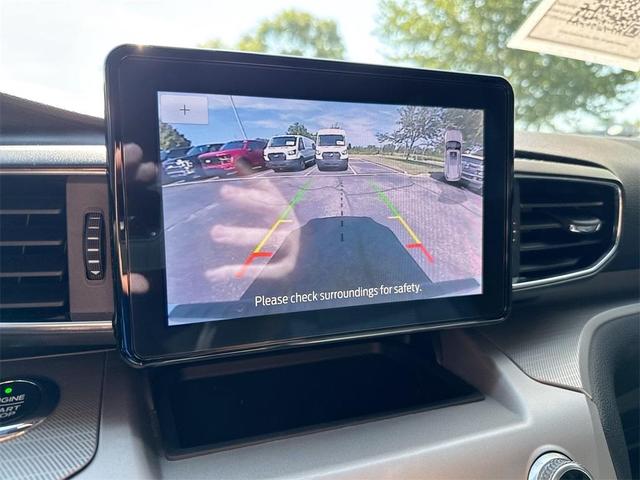 Photo of 2021 White Ford Explorer