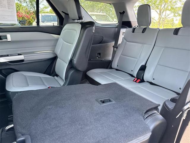 Photo of 2021 White Ford Explorer
