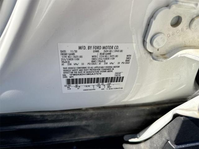 Photo of 2021 White Ford Explorer