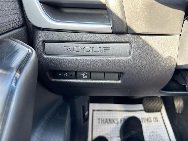 Photo of 2023 Gun Metallic Nissan Rogue