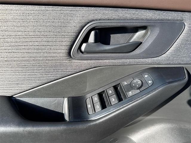 Photo of 2023 Gun Metallic Nissan Rogue