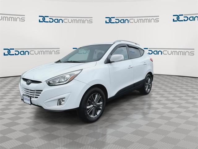 Photo of 2015 Winter White Hyundai TUCSON