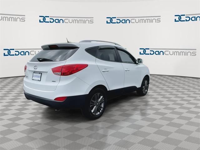 Photo of 2015 Winter White Hyundai TUCSON