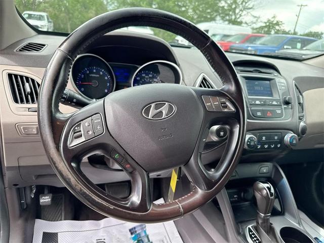 Photo of 2015 Winter White Hyundai TUCSON