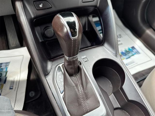 Photo of 2015 Winter White Hyundai TUCSON