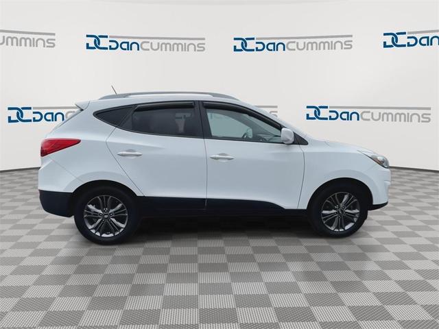 Photo of 2015 Winter White Hyundai TUCSON