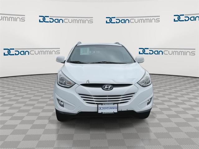 Photo of 2015 Winter White Hyundai TUCSON