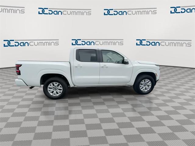 Photo of 2024 Glacier White Nissan Frontier