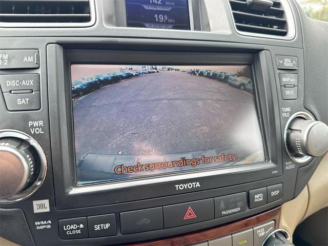 Photo of 2012 Black Toyota Highlander