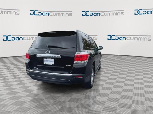Photo of 2012 Black Toyota Highlander