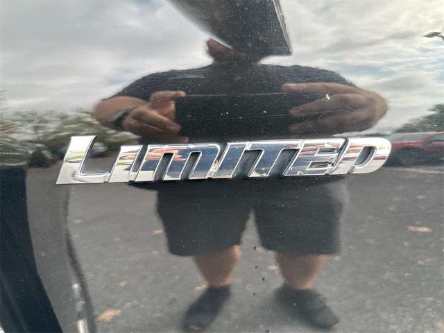 Photo of 2012 Black Toyota Highlander