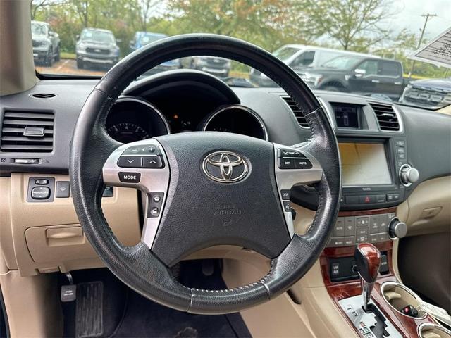Photo of 2012 Black Toyota Highlander