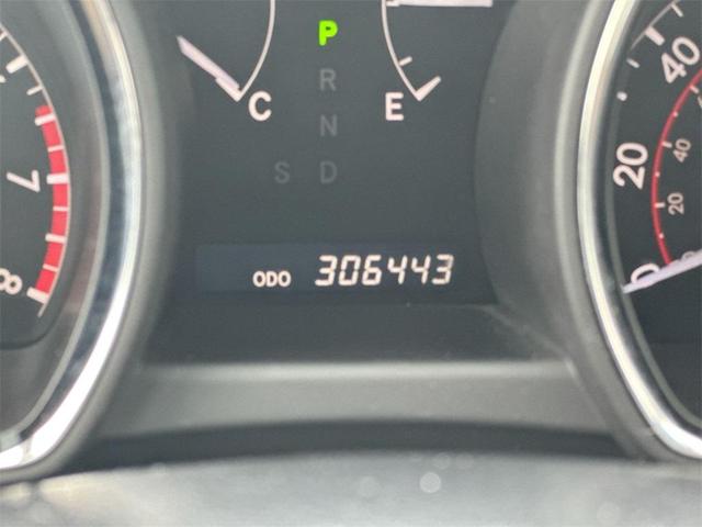 Photo of 2012 Black Toyota Highlander