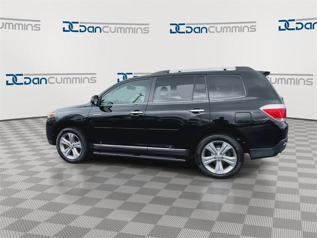 Photo of 2012 Black Toyota Highlander