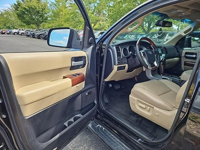 Photo of 2017 Black Toyota Sequoia