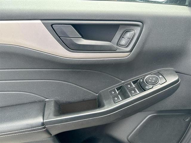 Photo of 2022 Carbonized Gray Metallic Ford Escape