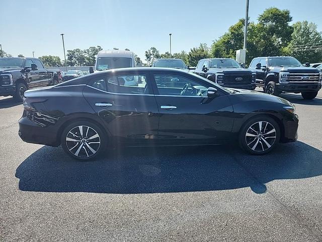 Photo of 2023 Black Nissan Maxima