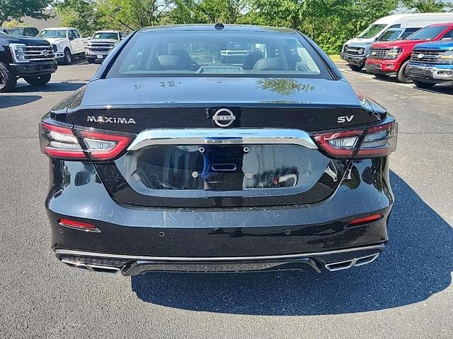 Photo of 2023 Black Nissan Maxima
