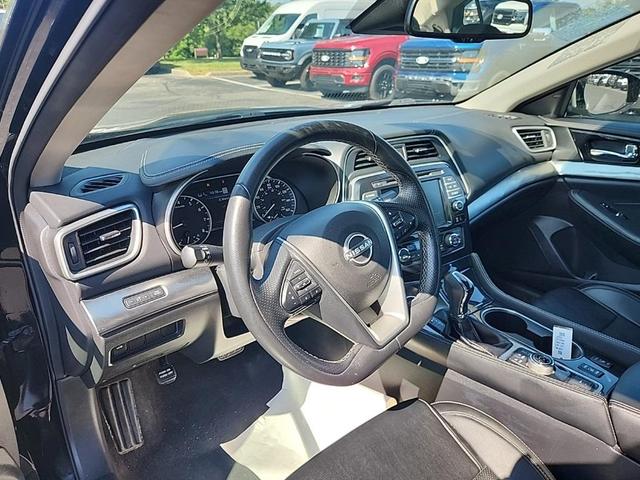Photo of 2023 Black Nissan Maxima