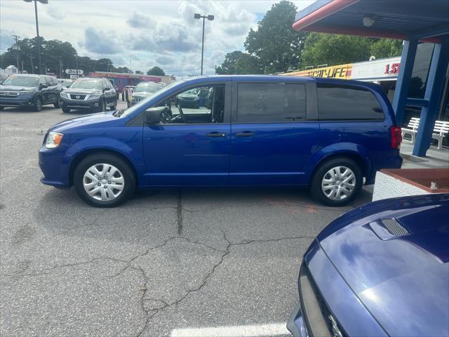 Photo of 2019 Indigo Blue Clearcoat Dodge Grand Caravan