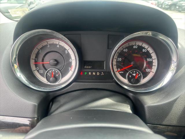 Photo of 2019 Indigo Blue Clearcoat Dodge Grand Caravan