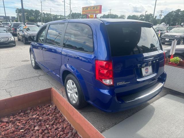 Photo of 2019 Indigo Blue Clearcoat Dodge Grand Caravan