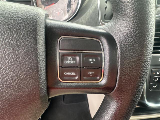 Photo of 2019 Indigo Blue Clearcoat Dodge Grand Caravan
