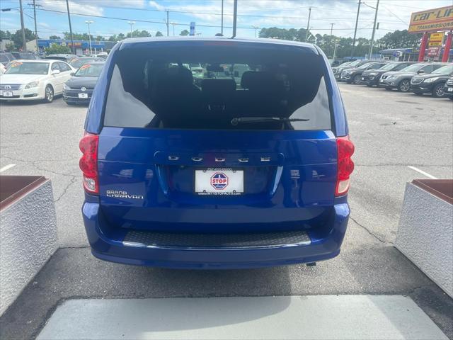 Photo of 2019 Indigo Blue Clearcoat Dodge Grand Caravan