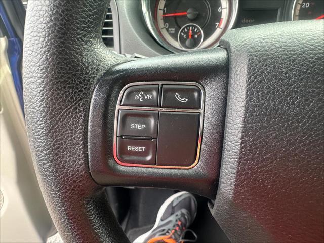 Photo of 2019 Indigo Blue Clearcoat Dodge Grand Caravan