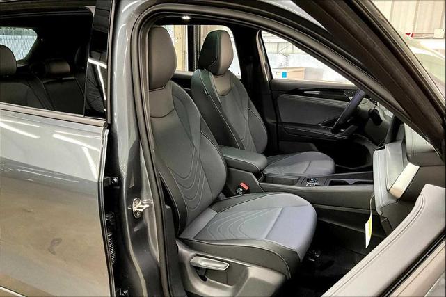 Photo of 2025 Platinum Gray Metallic Volkswagen Tiguan