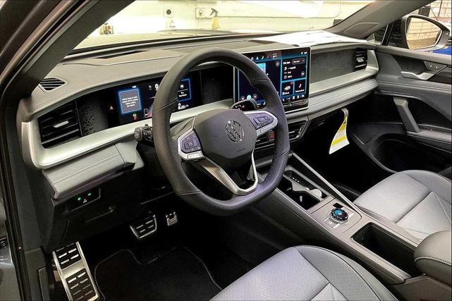 Photo of 2025 Platinum Gray Metallic Volkswagen Tiguan
