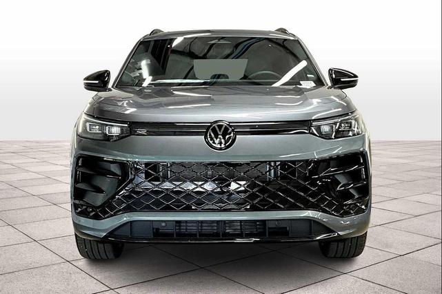 Photo of 2025 Platinum Gray Metallic Volkswagen Tiguan